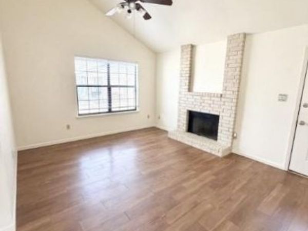 728 W San Antonio ST, Unit 108 A, Lockhart, TX 78644