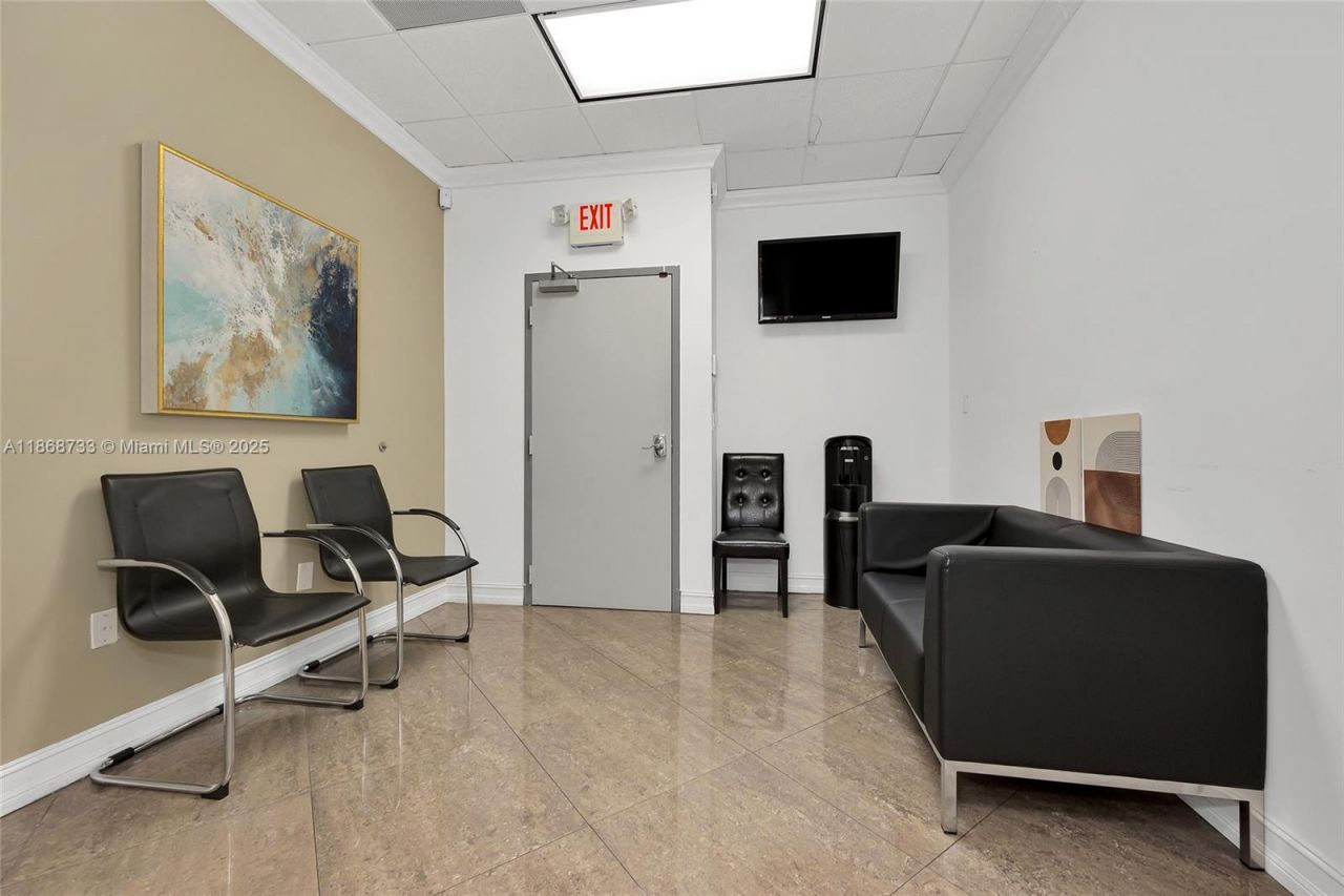 7791 NW 46th St, Unit 427 & 428, Doral, FL 33166 Photo