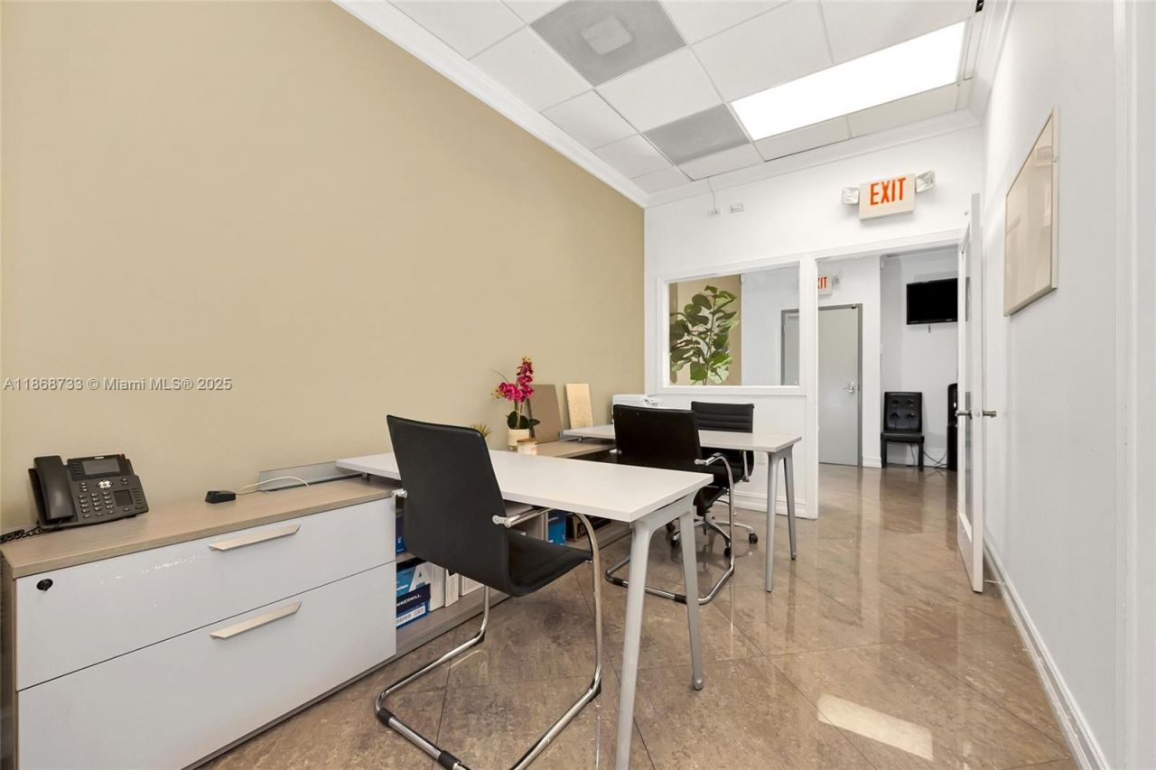 7791 NW 46th St, Unit 427 & 428, Doral, FL 33166 Photo