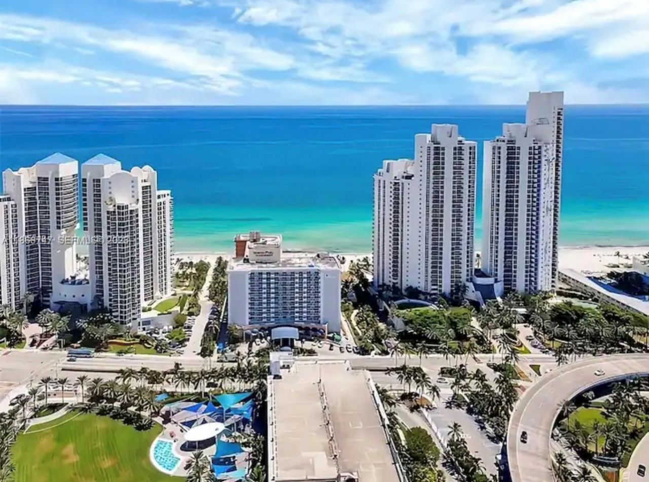 19201 Collins Ave, Unit 545, Sunny Isles Beach, FL 33160 Photo