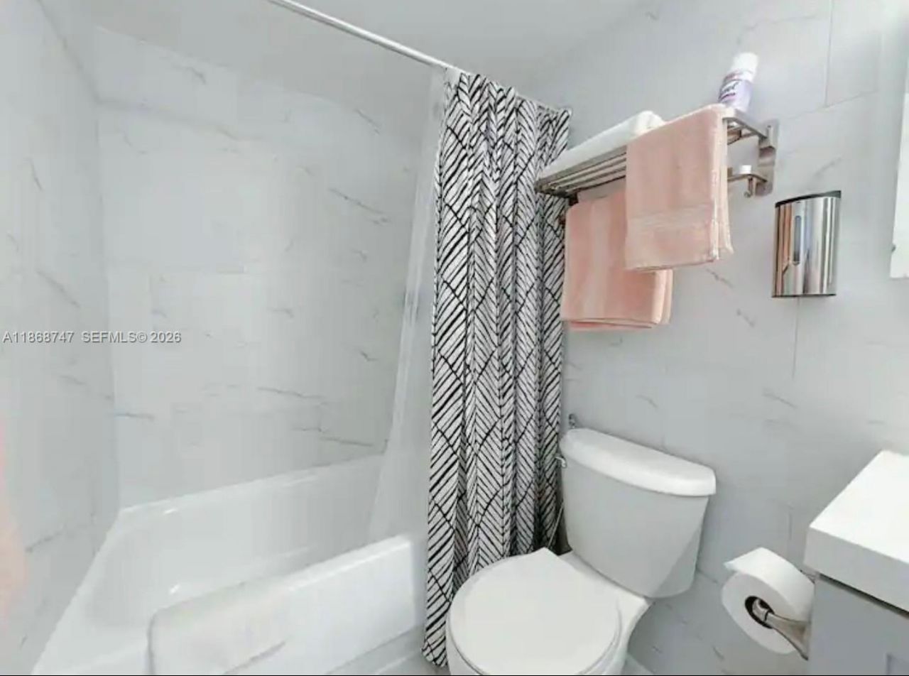 19201 Collins Ave, Unit 545, Sunny Isles Beach, FL 33160 Photo