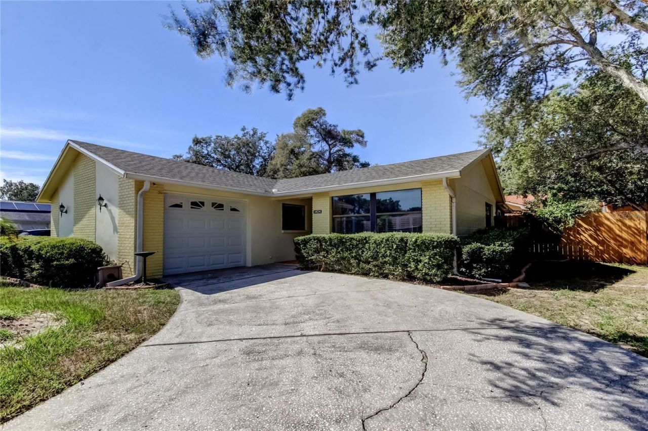 1404 Castleworks Lane, Tarpon Springs, FL 34689 Main Photo