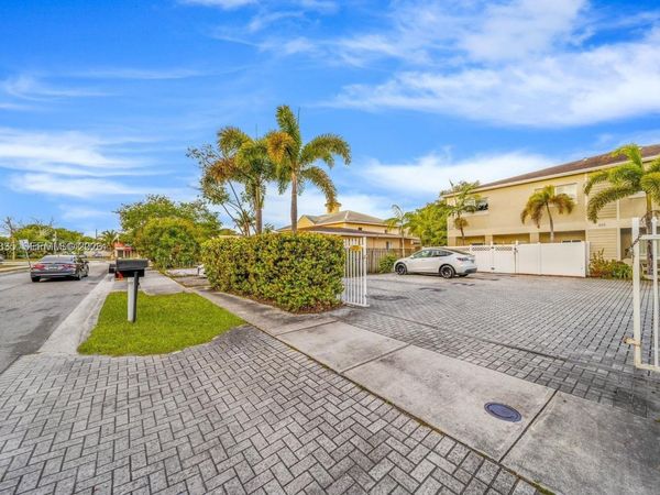 615 NW 10th Ter, Unit 1, Fort Lauderdale, FL 33311