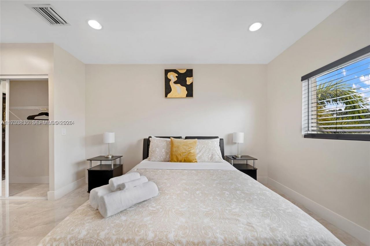 615 NW 10th Ter, Unit 1, Fort Lauderdale, FL 33311 Photo