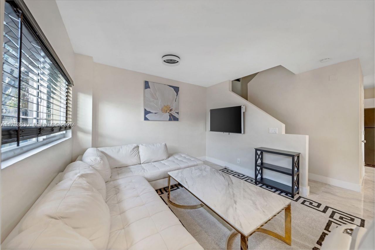 615 NW 10th Ter, Unit 1, Fort Lauderdale, FL 33311 Photo