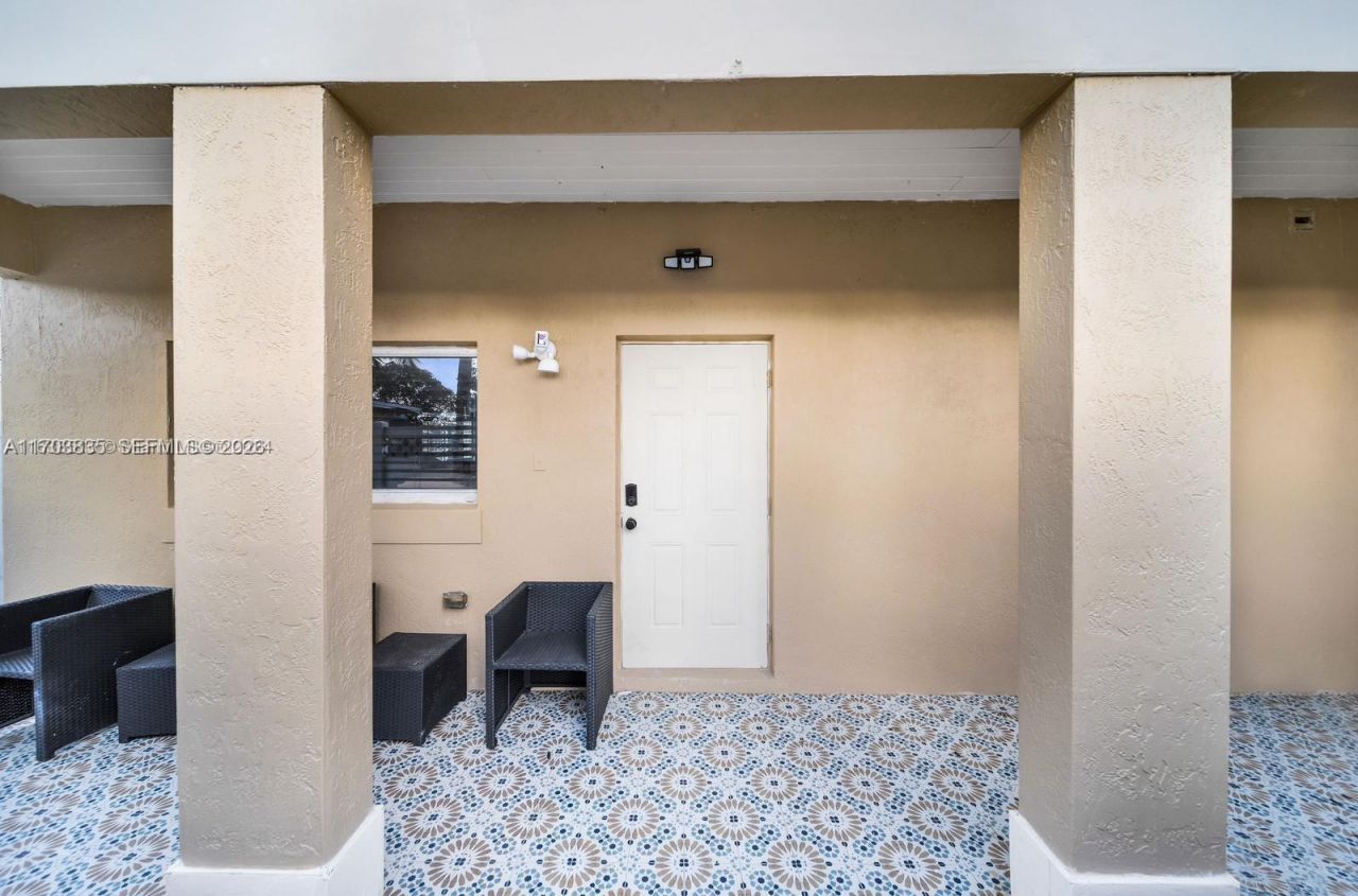 615 NW 10th Ter, Unit 1, Fort Lauderdale, FL 33311 Photo