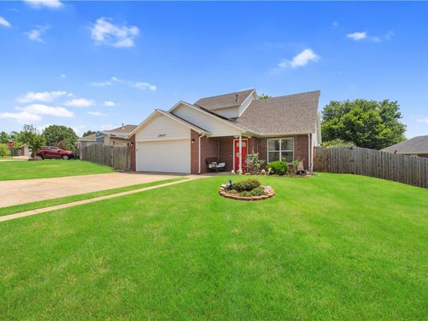 2947 Beaver Creek Street, Springdale, AR 72764