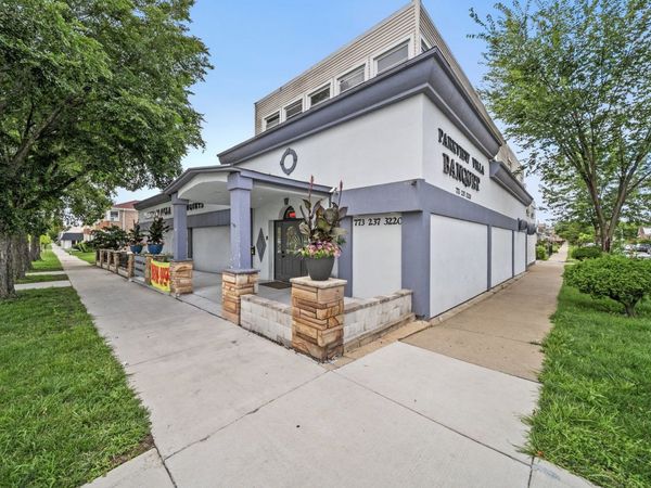 6155 W FULLERTON Avenue, Chicago, IL 60639