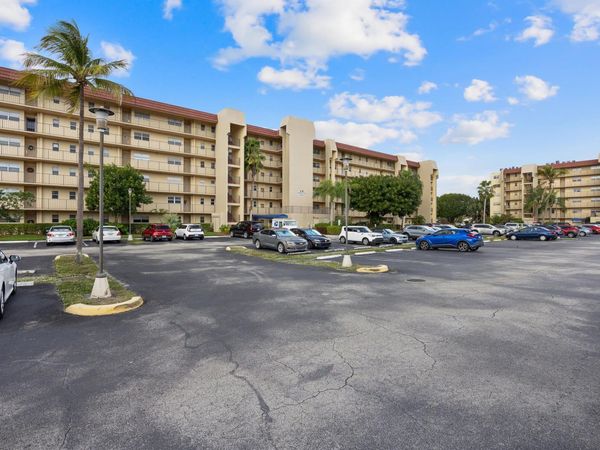 3590 Via Poinciana, Unit 510, Lake Worth, FL 33467