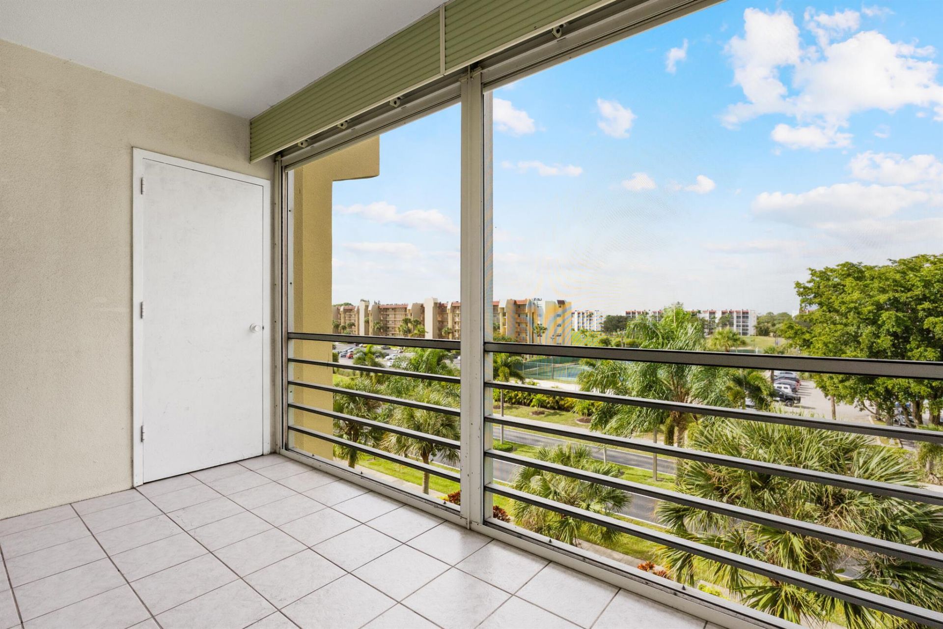 3590 Via Poinciana, Unit 510, Lake Worth, FL 33467 Photo