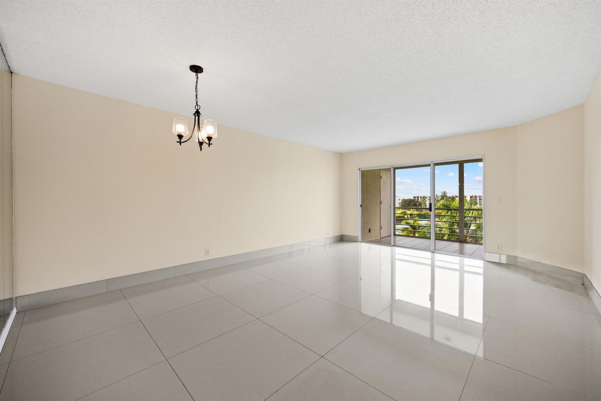 3590 Via Poinciana, Unit 510, Lake Worth, FL 33467 Photo