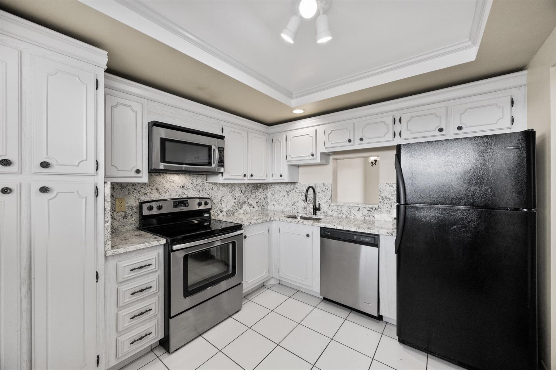 3590 Via Poinciana, Unit 510, Lake Worth, FL 33467 Photo