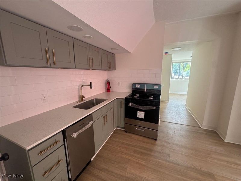 1369 W 112th Street, Cleveland, OH 44102 Photo 3