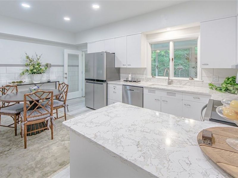 2445 Chatham Road, Akron, OH 44313 Photo 12