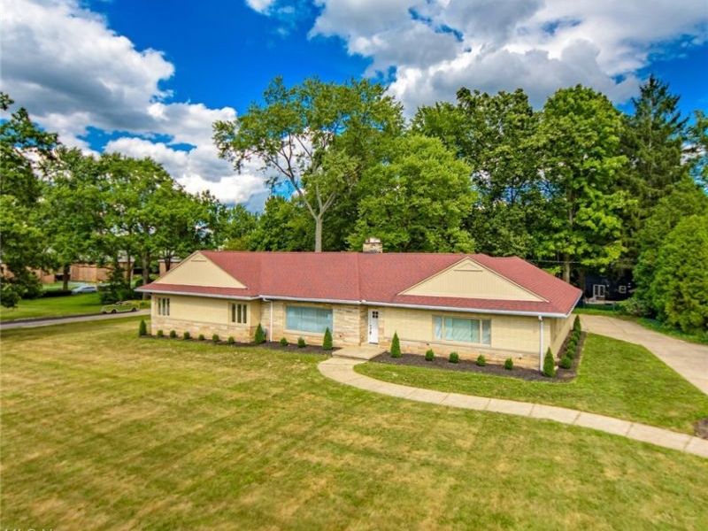 2445 Chatham Road, Akron, OH 44313 Photo 2