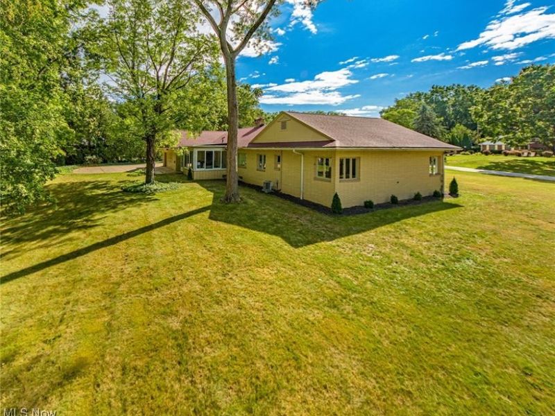 2445 Chatham Road, Akron, OH 44313 Photo 4