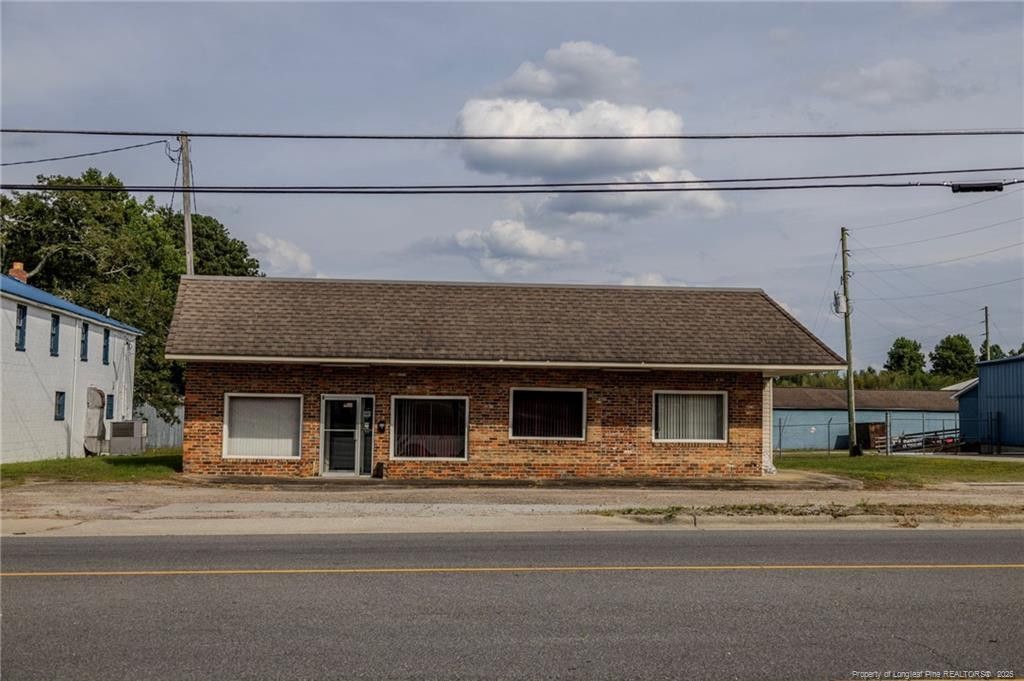 710 Walnut Street, Fairmont, NC 28340 Main Photo