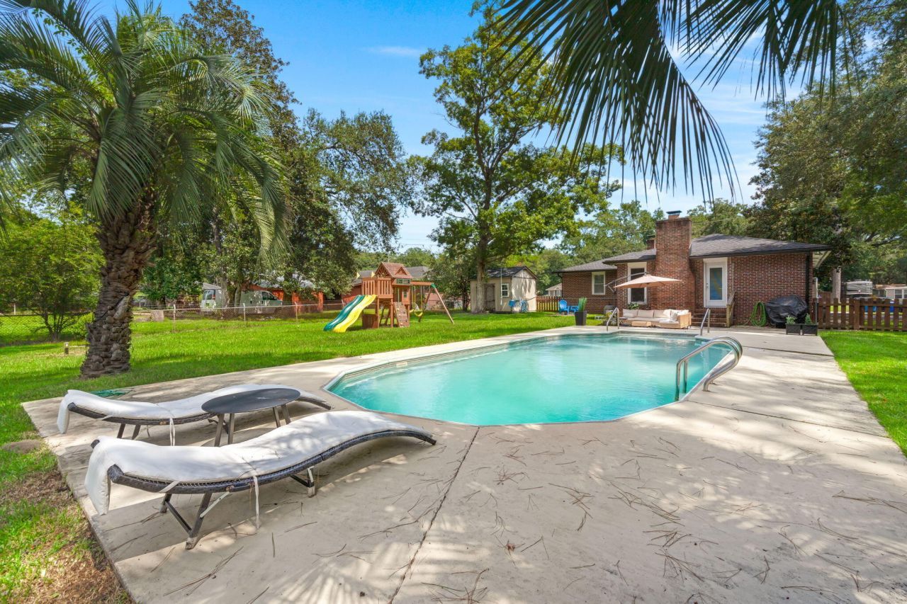 2167 Glendale Drive Photo 3