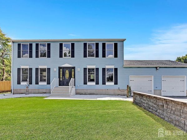 12 Dugans Grove, Perrineville, NJ 08535