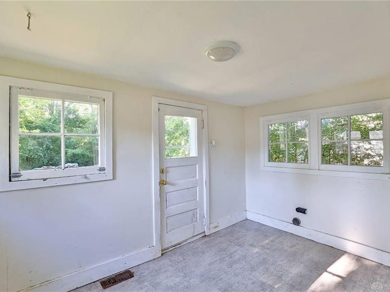 21 S Buckles Avenue, Jamestown, OH 45335 Photo 6