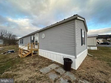 55 HILLSIDE ESTATES, MCCONNELLSBURG, PA 17233