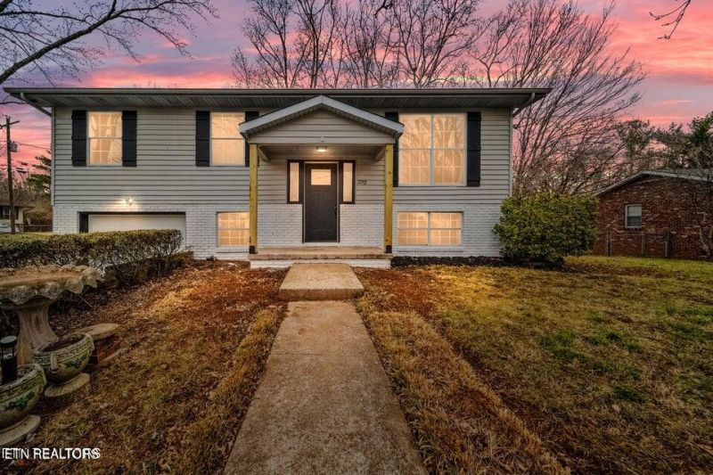 7712 W Sesame Lane, Knoxville, TN 37938 Main Photo