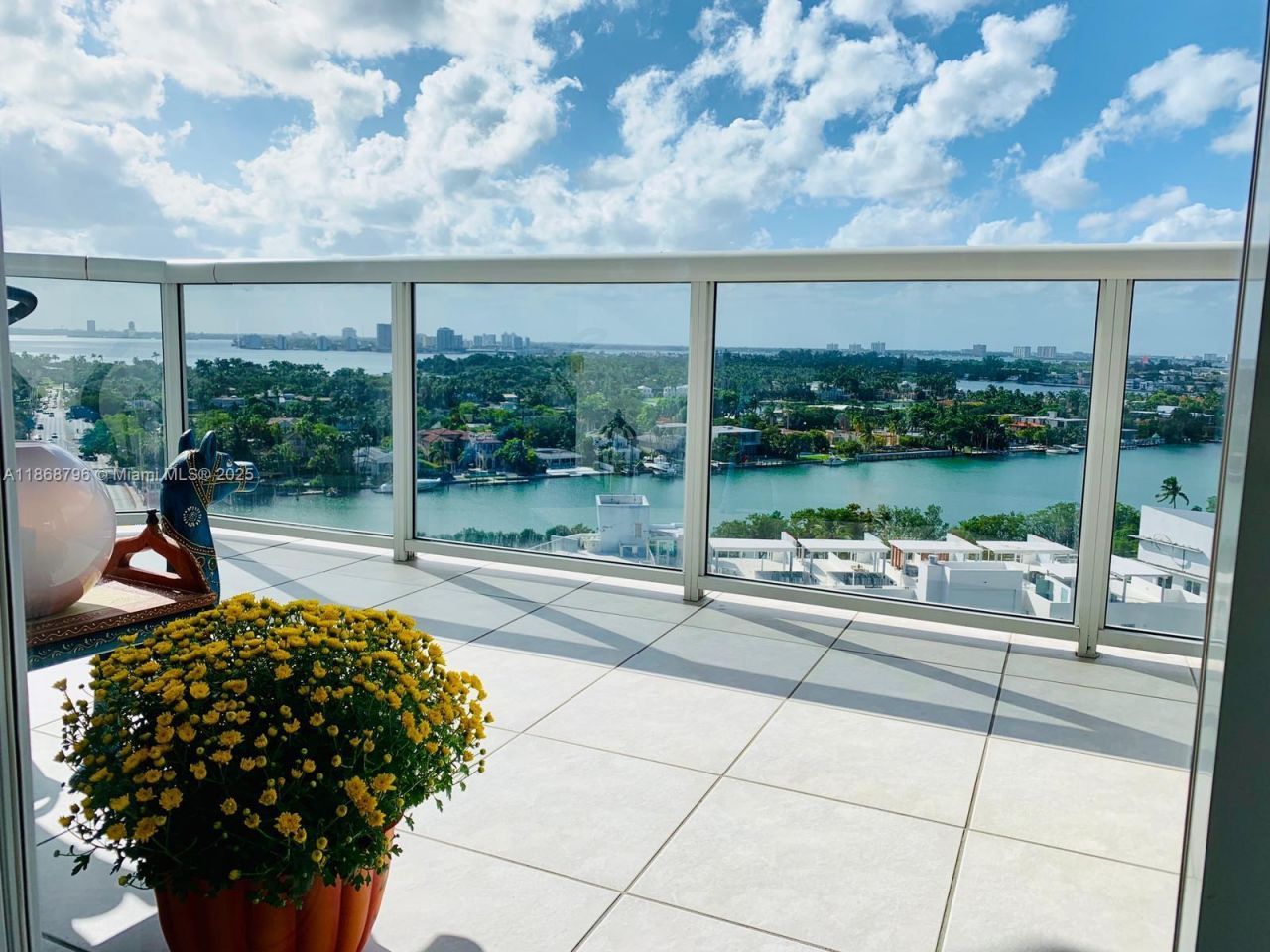 6301 Collins Ave, Unit 1606, Miami Beach, FL 33141 Photo