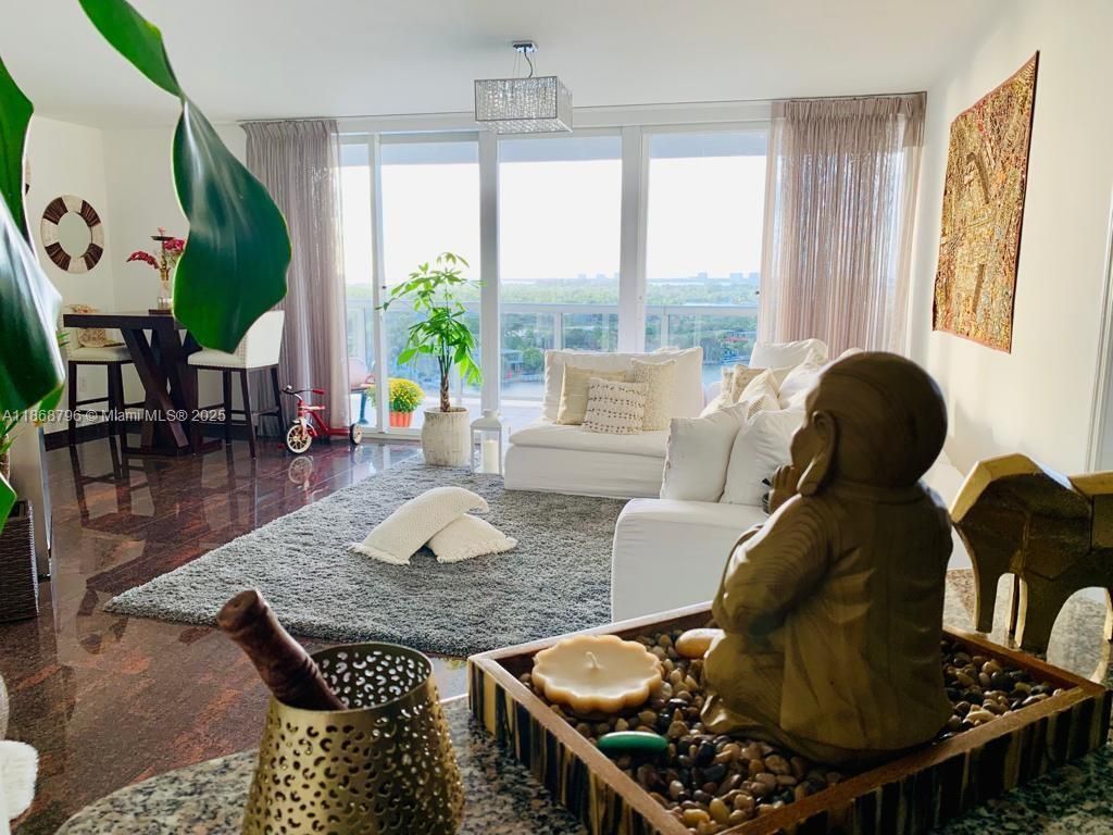 6301 Collins Ave, Unit 1606, Miami Beach, FL 33141 Photo