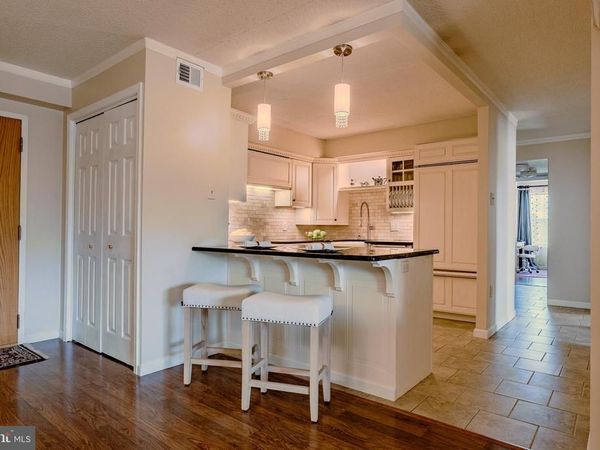 10211 VALLEY FORGE CIRCLE, Unit 211, KING OF PRUSSIA, PA 19406