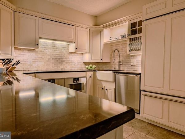 10211 VALLEY FORGE CIRCLE, Unit 211, KING OF PRUSSIA, PA 19406