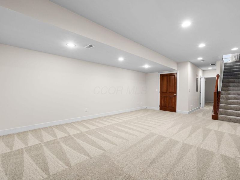 975 N 6th Street, Columbus, OH 43201 Photo 44