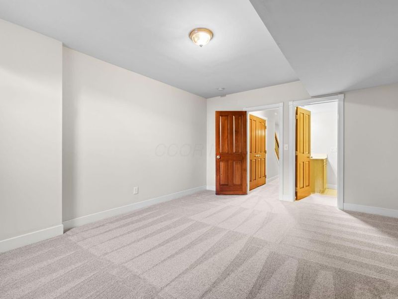 975 N 6th Street, Columbus, OH 43201 Photo 48