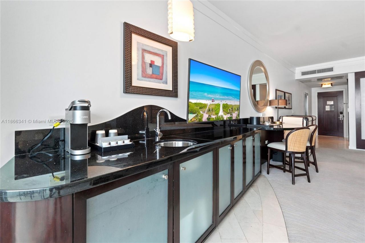 4391 Collins Ave, Unit 803, Miami Beach, FL 33140 Photo