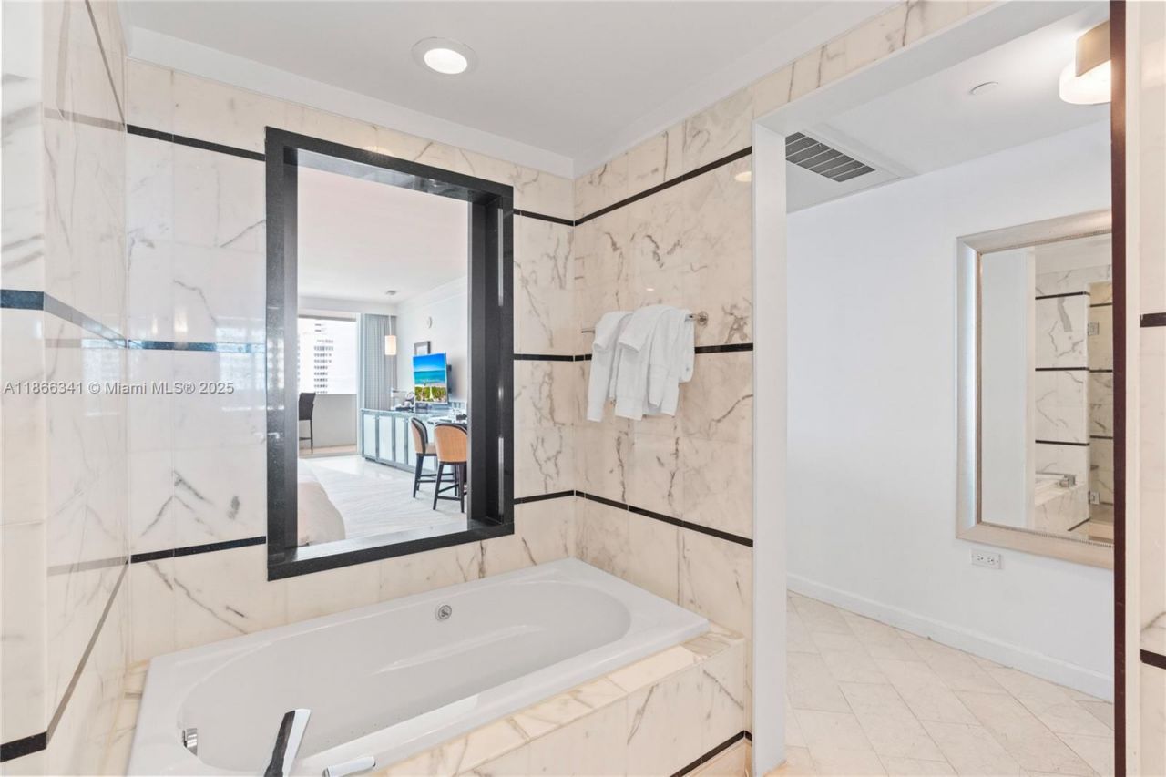 4391 Collins Ave, Unit 803, Miami Beach, FL 33140 Photo