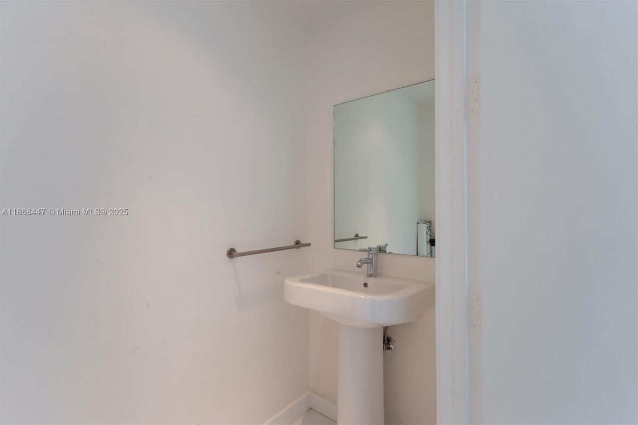 1040 Biscayne Blvd, Unit 3106, Miami, FL 33132 Photo