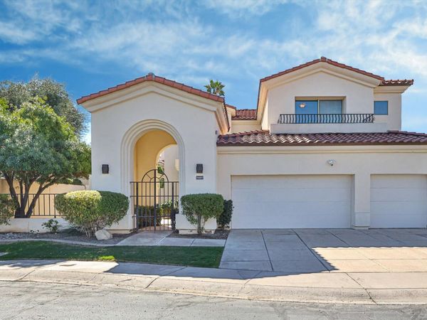 7667 E KRALL Street, Scottsdale, AZ 85250