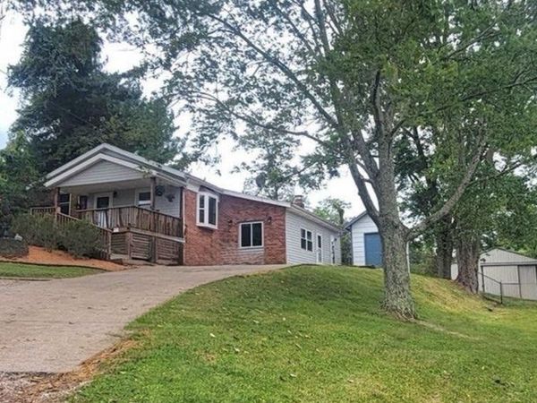 1103 Farson Street, Belpre, OH 45714