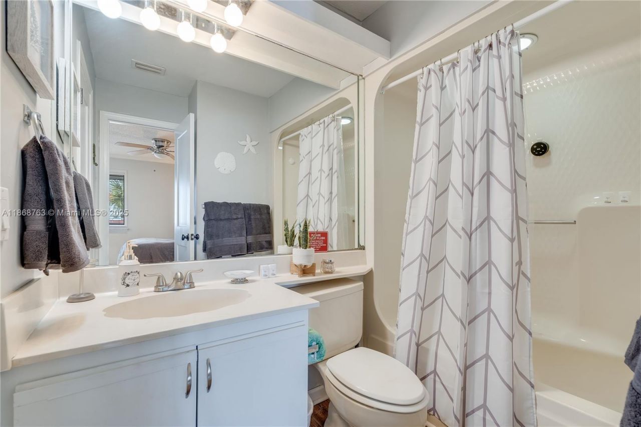 8730 Thomas Dr, Unit 409, Panama City, FL 32408 Photo