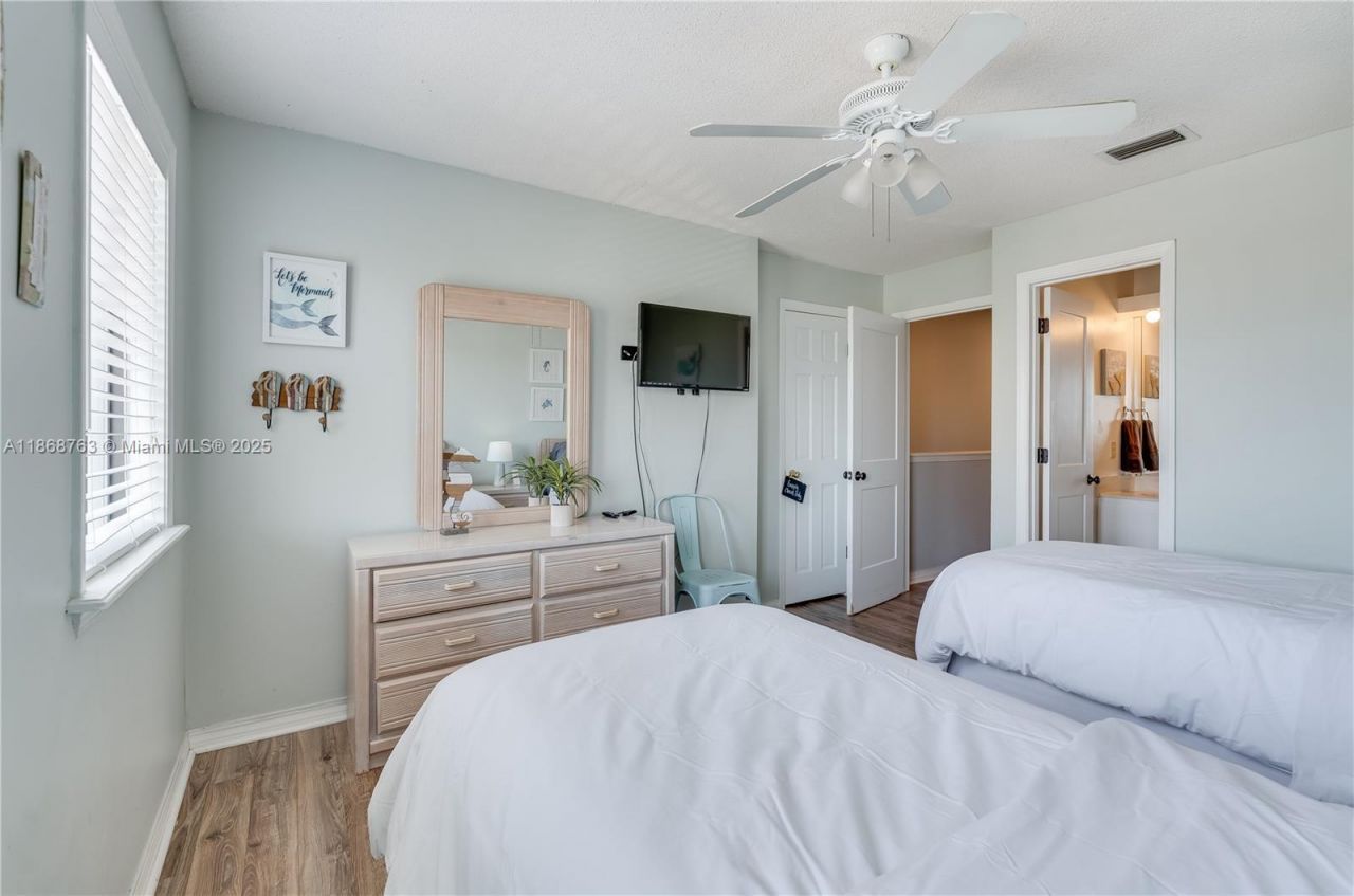 8730 Thomas Dr, Unit 409, Panama City, FL 32408 Photo