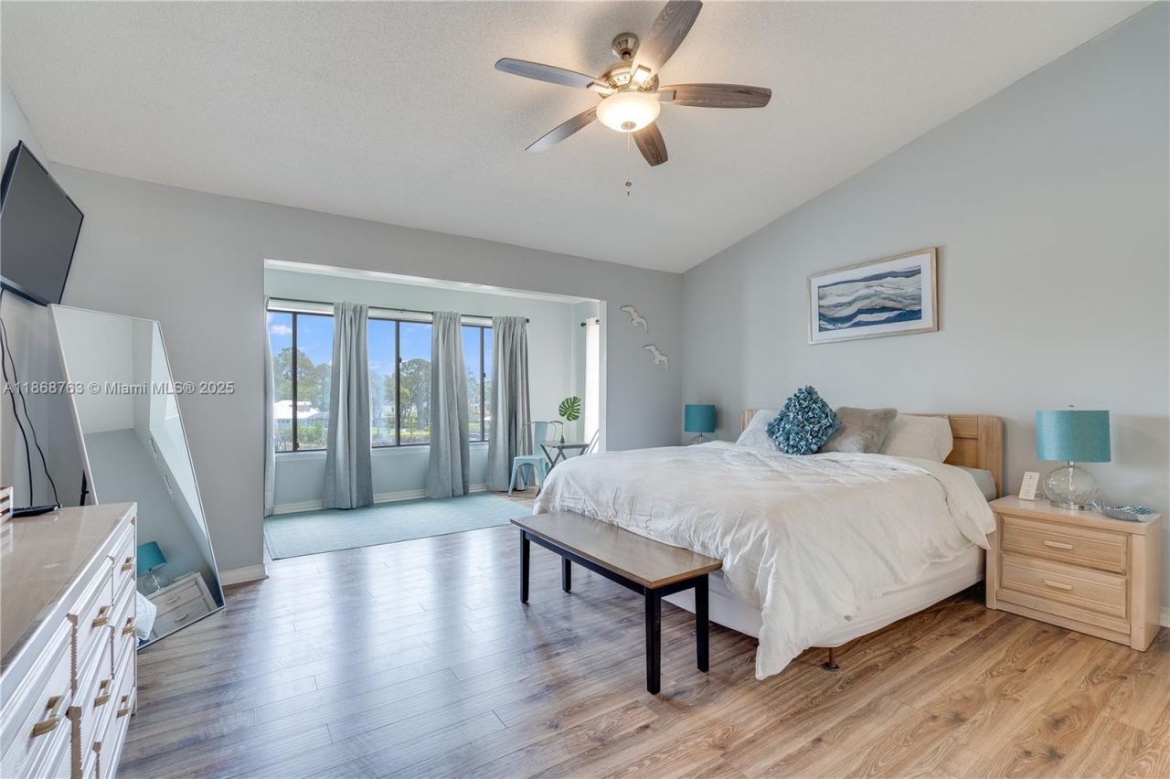 8730 Thomas Dr, Unit 409, Panama City, FL 32408 Photo