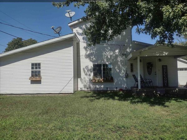 419 9th St, Correctionville, IA 51016