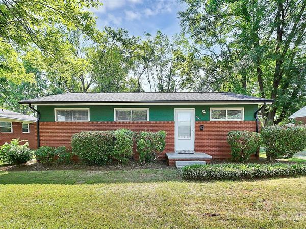 2244 English Drive, Charlotte, NC 28216