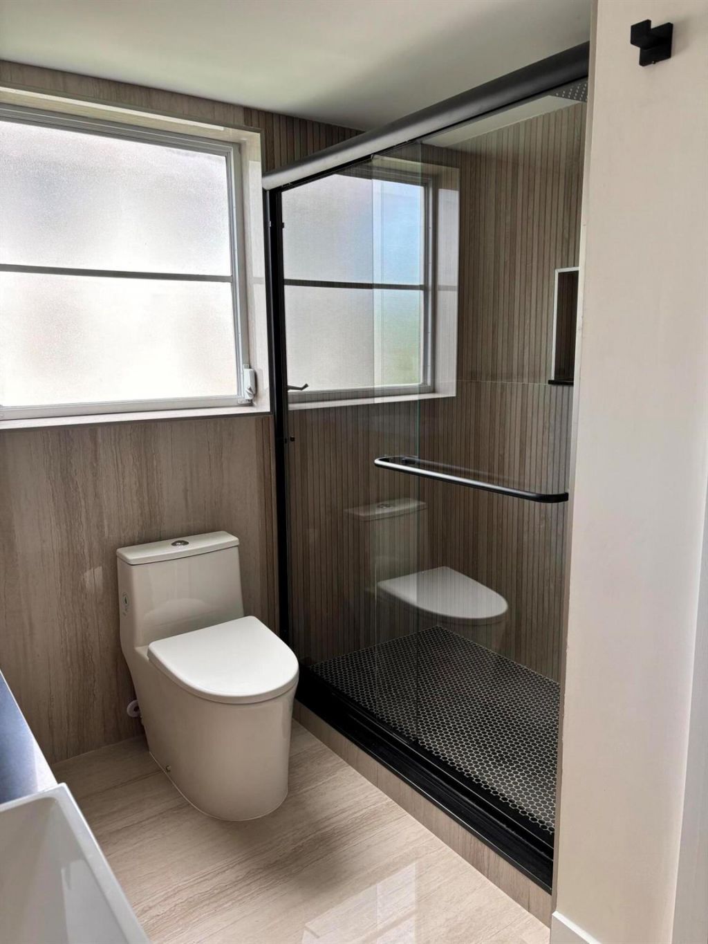 3960 Oaks Clubhouse Drive, Unit 401, Pompano Beach, FL 33069 Photo