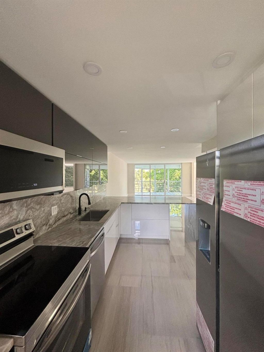 3960 Oaks Clubhouse Drive, Unit 401, Pompano Beach, FL 33069 Photo