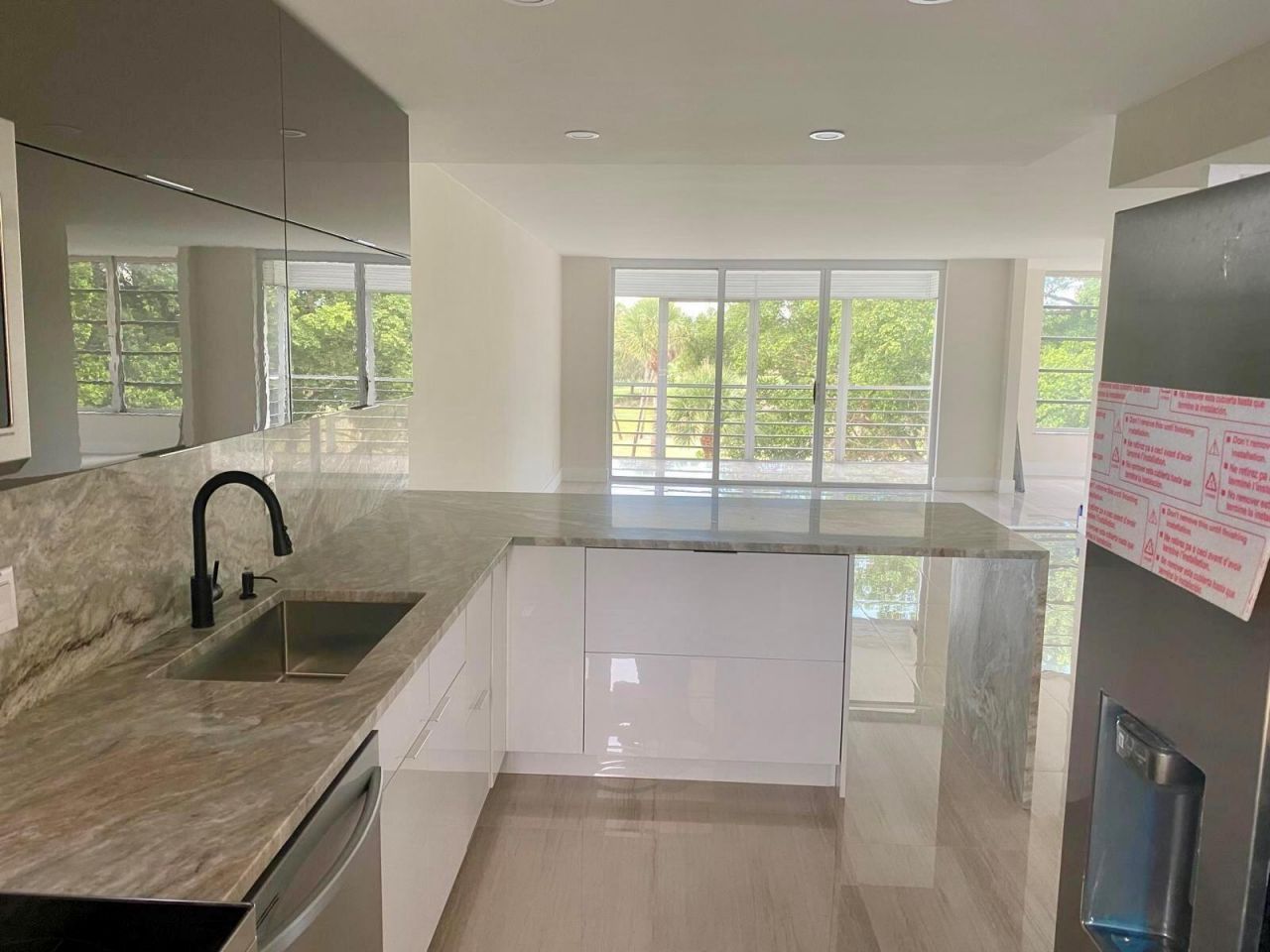 3960 Oaks Clubhouse Drive, Unit 401, Pompano Beach, FL 33069 Photo