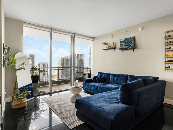 92 SW 3rd St, Unit 4312, Miami, FL 33130