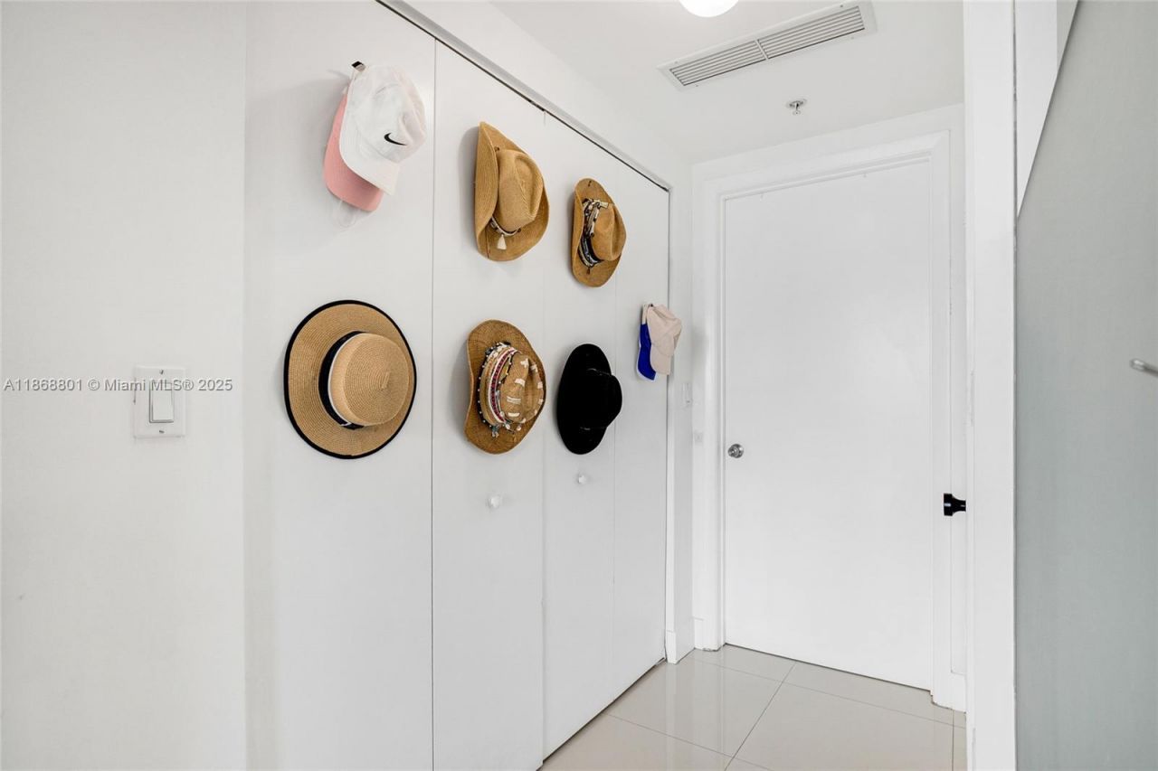 92 SW 3rd St, Unit 4312, Miami, FL 33130 Photo