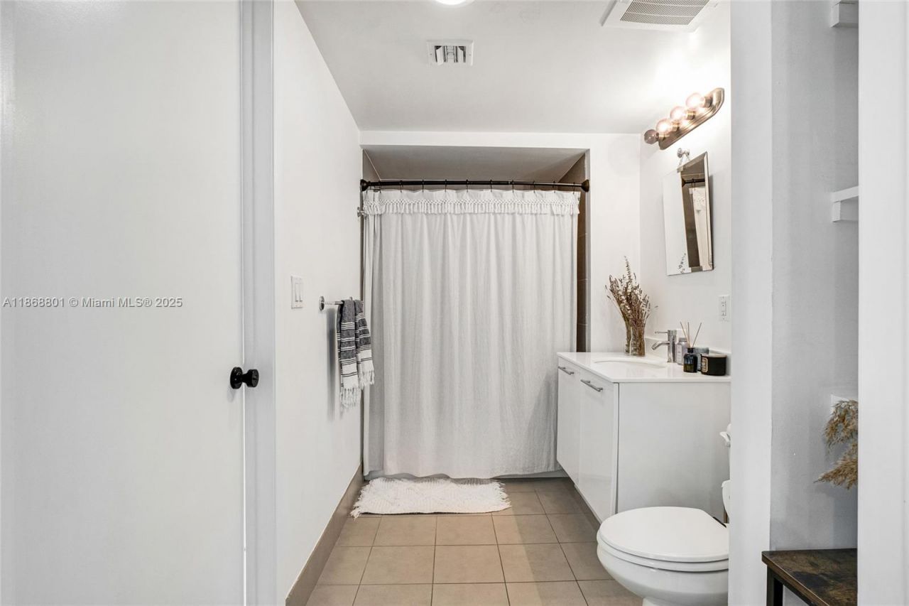 92 SW 3rd St, Unit 4312, Miami, FL 33130 Photo