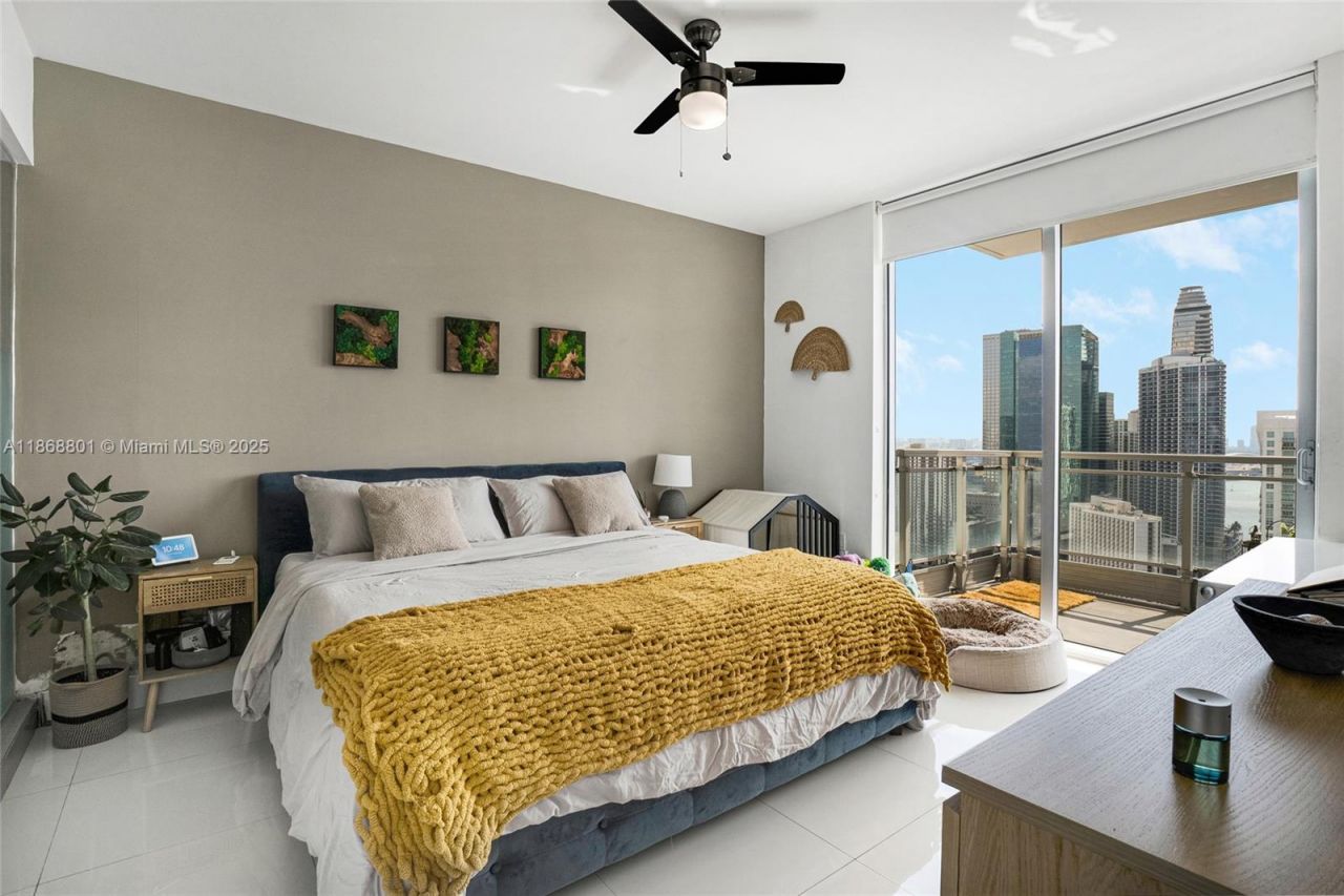 92 SW 3rd St, Unit 4312, Miami, FL 33130 Photo