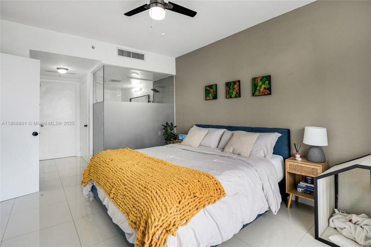 92 SW 3rd St, Unit 4312, Miami, FL 33130 Photo